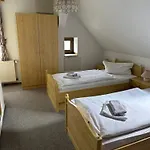 Monteurzimmervermietung Zu Den Zwei Linden Eggersdorf