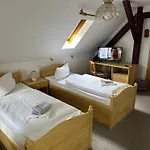 Casa de hóspedes Monteurzimmervermietung Zu Den Zwei Linden Eggersdorf 3*