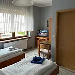 Monteurzimmervermietung Zu Den Zwei Linden Eggersdorf Casa de hóspedes 3*