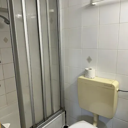 Monteurzimmervermietung Zu Den Zwei Linden Eggersdorf Casa de hóspedes 3*