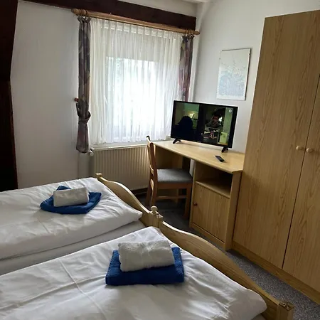 Pensionat Monteurzimmervermietung Zu Den Zwei Linden Eggersdorf 3*