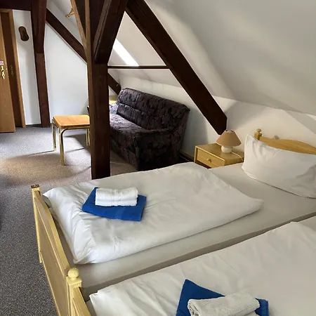 Guest house Monteurzimmervermietung Zu Den Zwei Linden Eggersdorf Eggersdorf (Salzland)