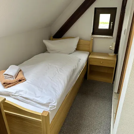 Monteurzimmervermietung Zu Den Zwei Linden Eggersdorf Guest house Eggersdorf (Salzland)