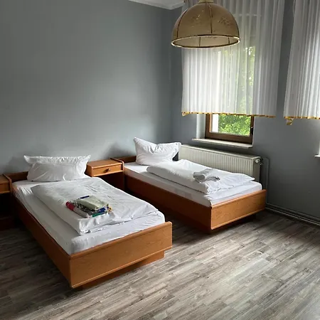 Monteurzimmervermietung Zu Den Zwei Linden Eggersdorf 3* Eggersdorf (Salzland)