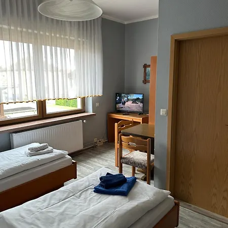 Monteurzimmervermietung Zu Den Zwei Linden Eggersdorf Casa de hóspedes 3*
