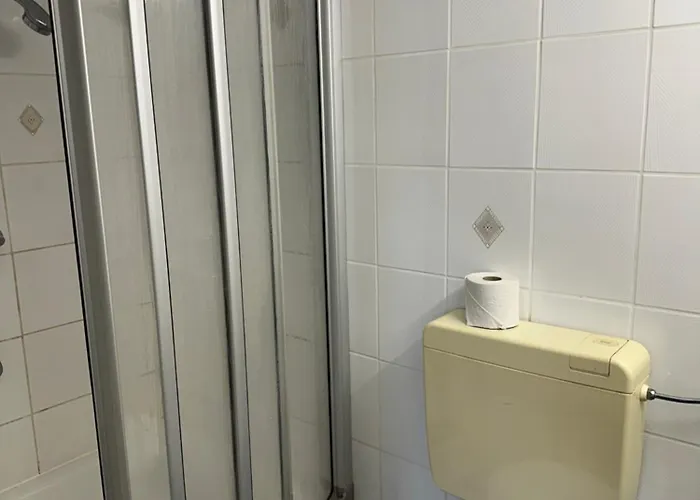 Monteurzimmervermietung Zu Den Zwei Linden Eggersdorf Pensionat 3*