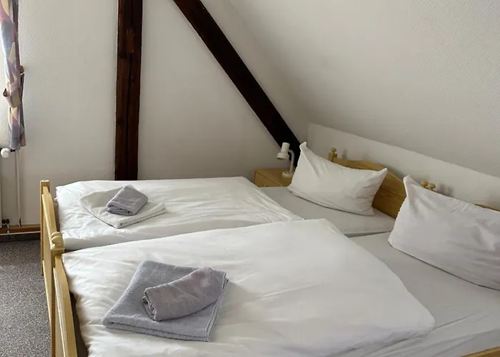 Pensionat Monteurzimmervermietung Zu Den Zwei Linden Eggersdorf