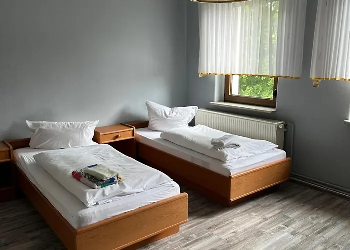 Monteurzimmervermietung Zu Den Zwei Linden Eggersdorf 3* Eggersdorf (Salzland)