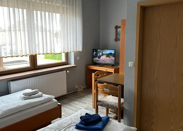 Monteurzimmervermietung Zu Den Zwei Linden Eggersdorf Pensionat 3*